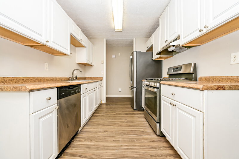 1,810/Mo, 3835 Charlotte Dr Rex, GA 30273 Kitchen View