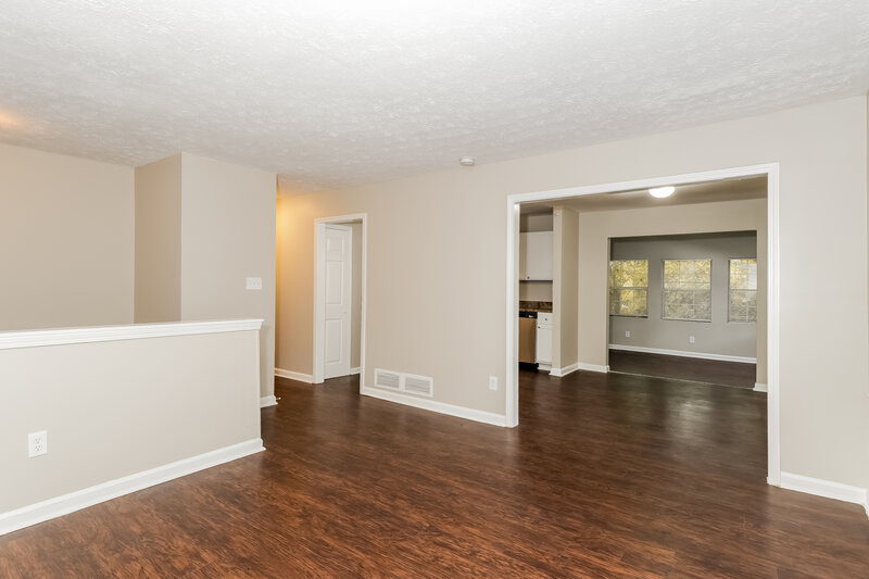 0/Mo, 6693 Bedford Rd Rex, GA 30273 Living Room View 2