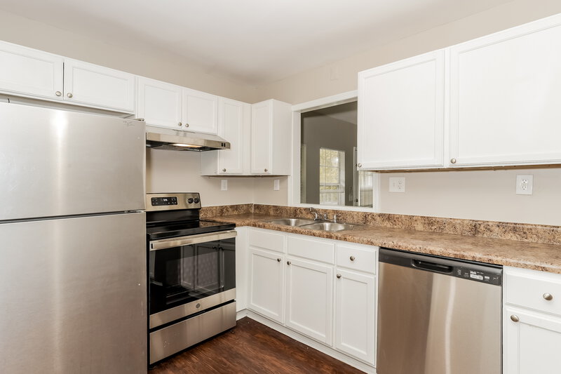 0/Mo, 6693 Bedford Rd Rex, GA 30273 Kitchen View