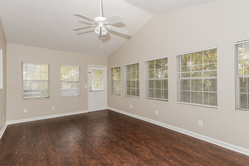 0/Mo, 6693 Bedford Rd Rex, GA 30273 Sitting Room View