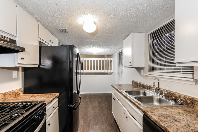 1,675/Mo, 6702 Doublegate Ln Rex, GA 30273 Kitchen View 2