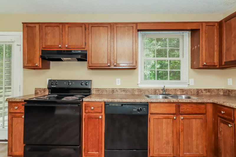 1,815/Mo, 5380 Muirwood Pl Powder Springs, GA 30127 Kitchen View