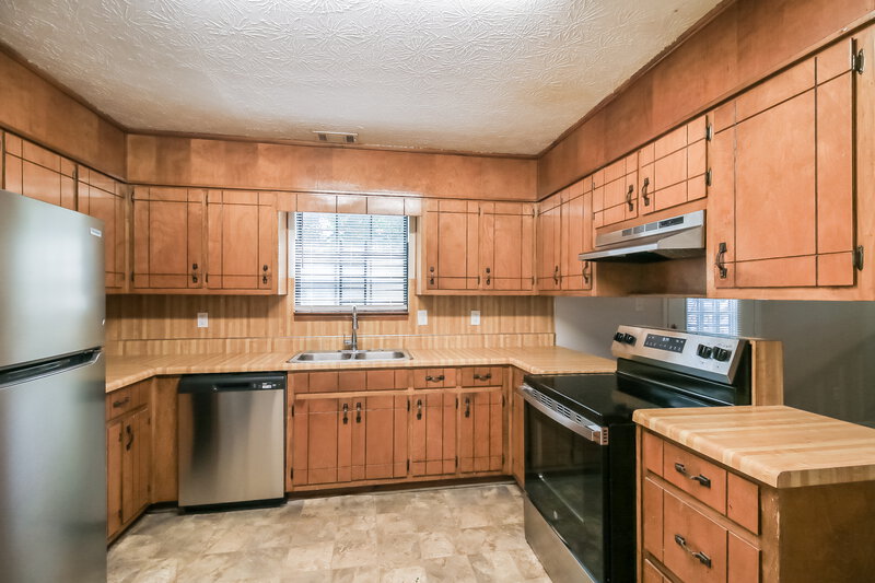 1,780/Mo, 127 Gristmill Ct Riverdale, GA 30274 Kitchen View