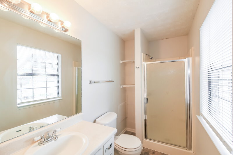 1,780/Mo, 127 Gristmill Ct Riverdale, GA 30274 Main Bathroom View