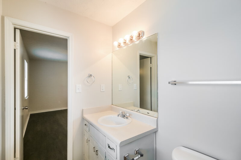 1,780/Mo, 127 Gristmill Ct Riverdale, GA 30274 Bathroom View