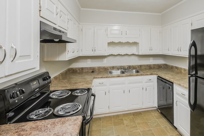 1,630/Mo, 1646 Cheryl Leigh Dr Riverdale, GA 30296 Kitchen View 2