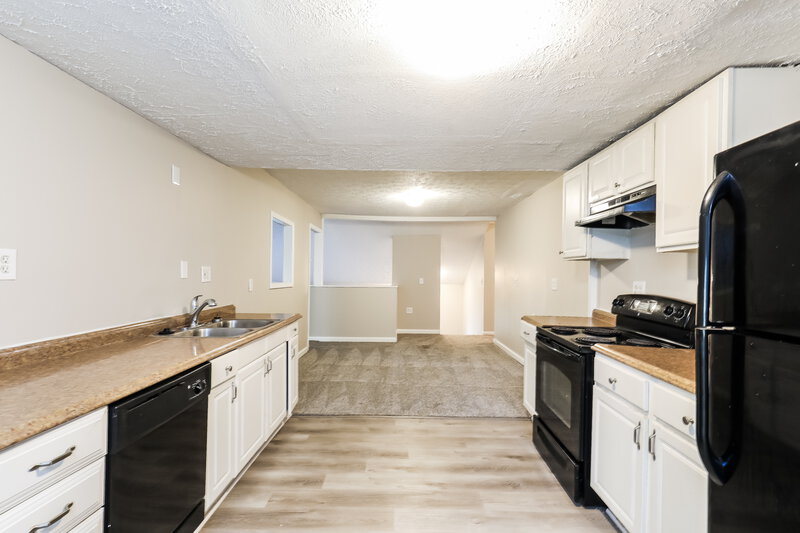 0/Mo, 175 Montego Cir Riverdale, GA 30274 Kitchen View 2