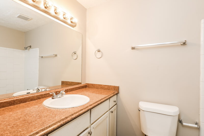 0/Mo, 175 Montego Cir Riverdale, GA 30274 Bathroom View 3