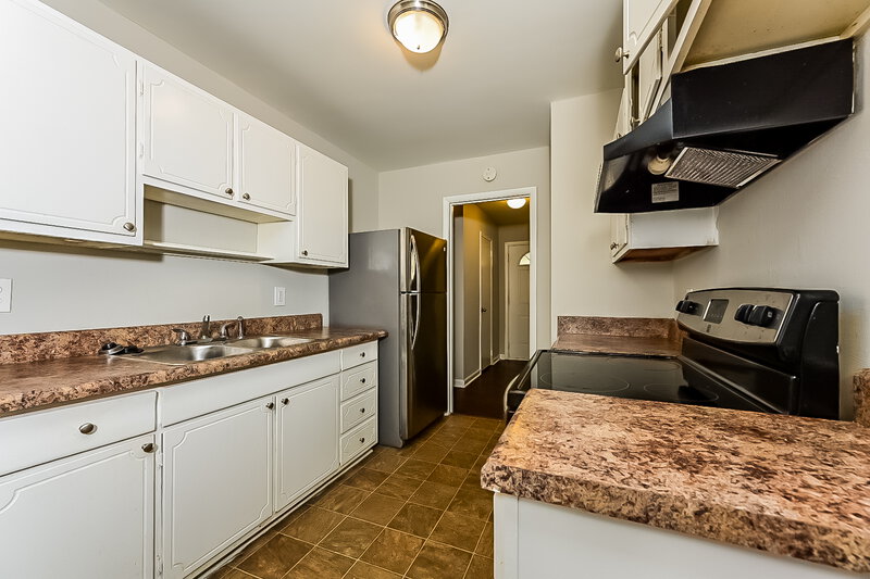 1,625/Mo, 263 Roxbury Dr Riverdale, GA 30274 Kitchen View