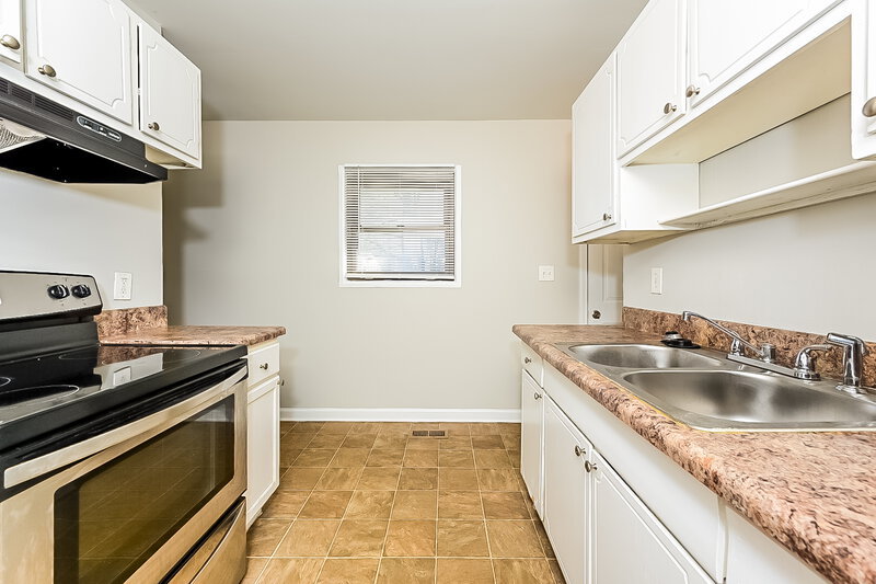 1,625/Mo, 263 Roxbury Dr Riverdale, GA 30274 Kitchen View 2