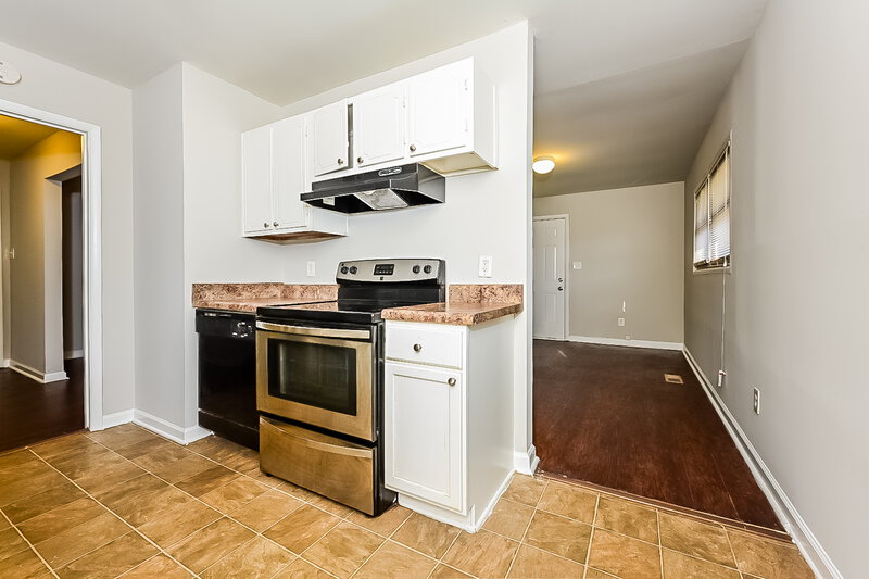 1,625/Mo, 263 Roxbury Dr Riverdale, GA 30274 Kitchen View 3