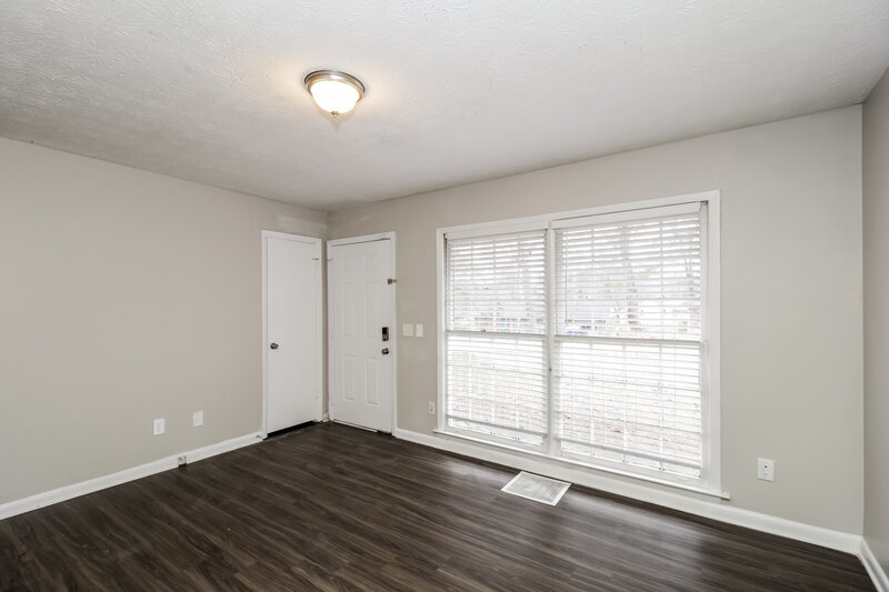 0/Mo, 479 Clara Dr Riverdale, GA 30274 Living Room View