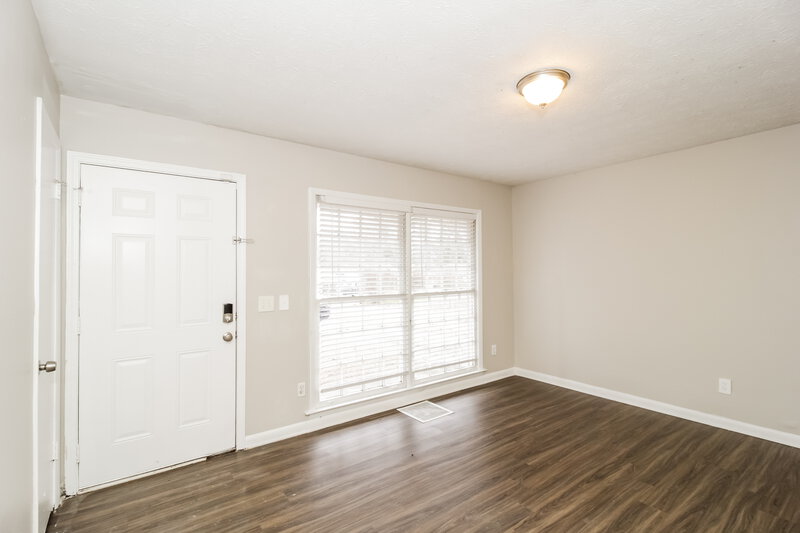 0/Mo, 479 Clara Dr Riverdale, GA 30274 Living Room View 2