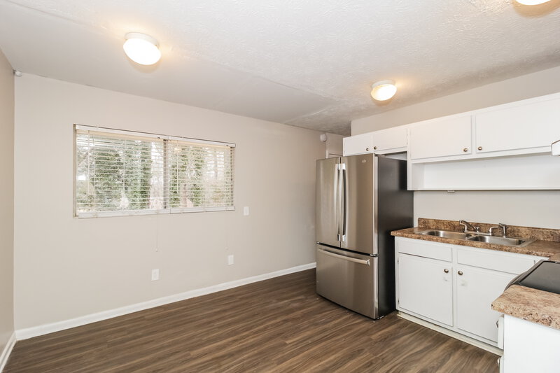 0/Mo, 479 Clara Dr Riverdale, GA 30274 Dining Room View