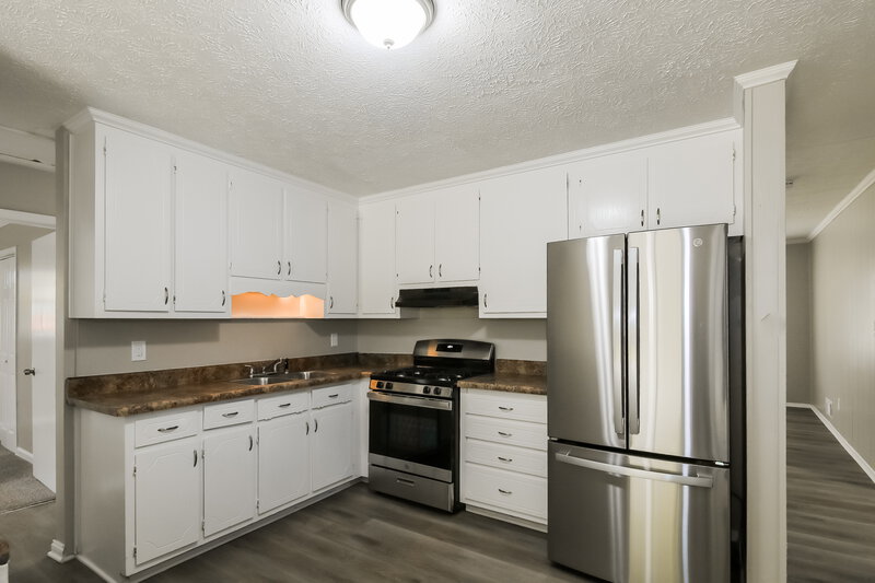 1,885/Mo, 558 Wavelyn Way Riverdale, GA 30274 Kitchen View
