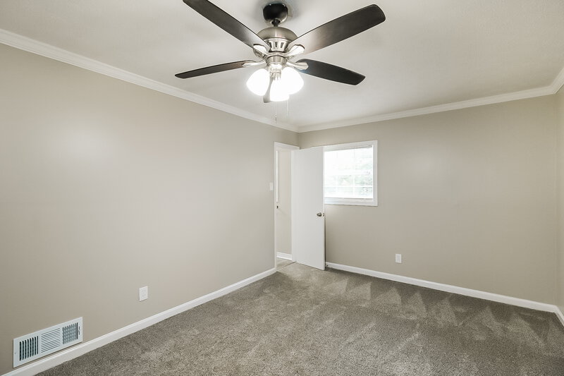 1,885/Mo, 558 Wavelyn Way Riverdale, GA 30274 Main Bedroom View