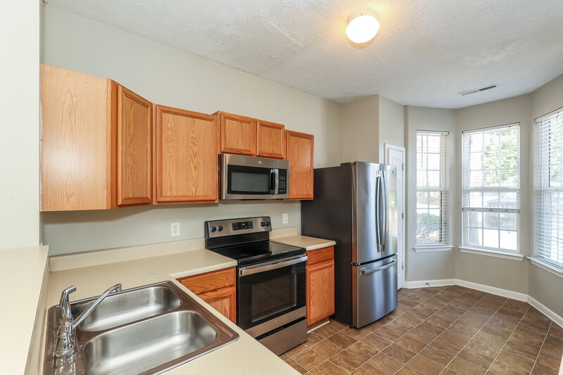 1,465/Mo, 6055 Camden Forrest Dr Riverdale, GA 30296 Kitchen View 2