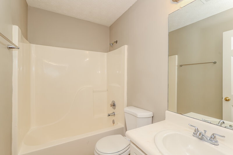 1,465/Mo, 6055 Camden Forrest Dr Riverdale, GA 30296 Bathroom View