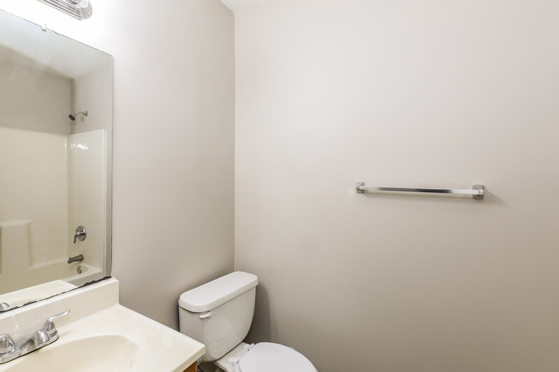 1,780/Mo, 6396 Thornhedge Dr Riverdale, GA 30296 Bathroom View