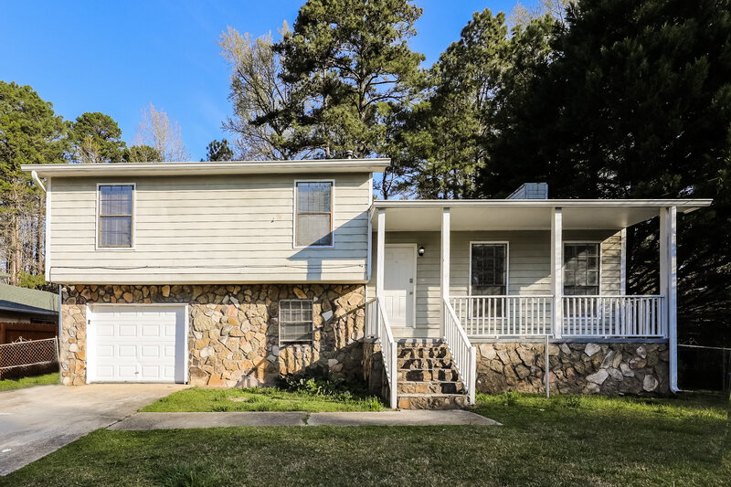 0/Mo, 6405 Beethoven Cir Riverdale, GA 30296 External View