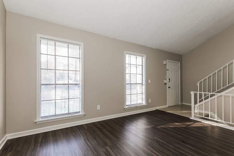 0/Mo, 6405 Beethoven Cir Riverdale, GA 30296 Living Room View 2