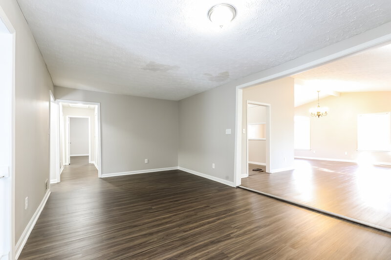 0/Mo, 6405 Beethoven Cir Riverdale, GA 30296 Family Room View 3