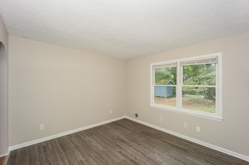 2,360/Mo, 402 VALIANT Lane Riverdale, GA 30274 Living Room View 2