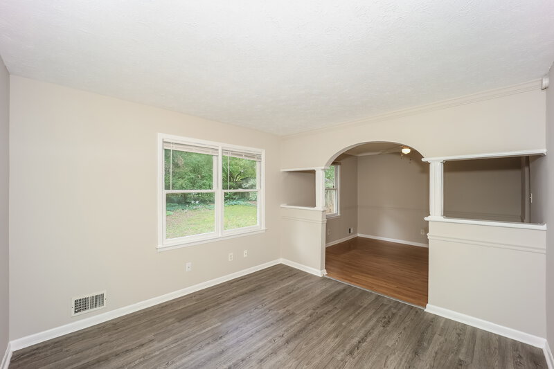 2,360/Mo, 402 VALIANT Lane Riverdale, GA 30274 Living Room View 3
