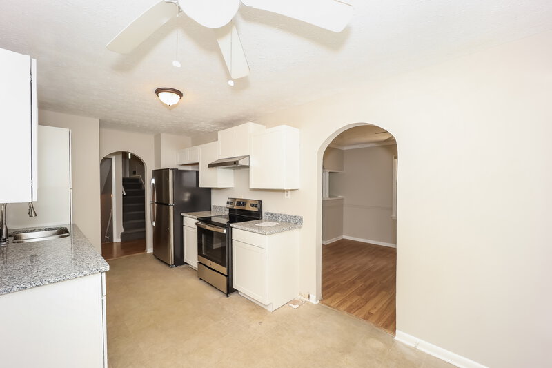 2,360/Mo, 402 VALIANT Lane Riverdale, GA 30274 Kitchen View 4