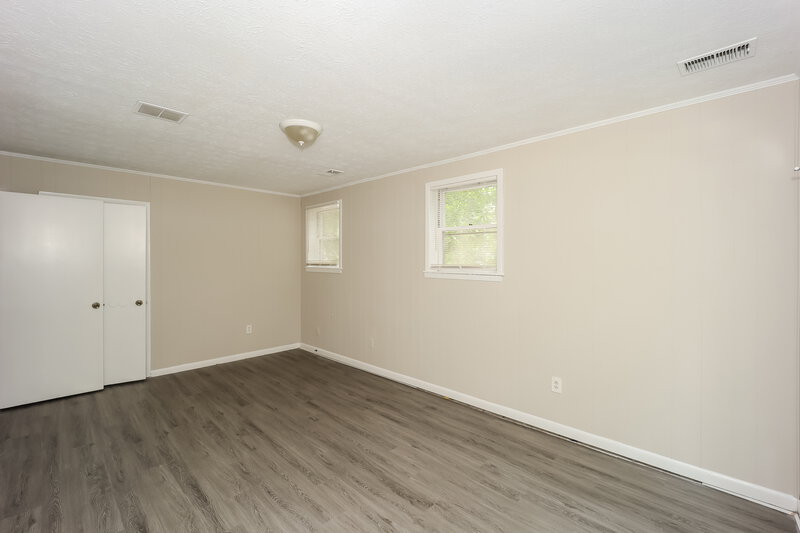 2,360/Mo, 402 VALIANT Lane Riverdale, GA 30274 Basement View 2