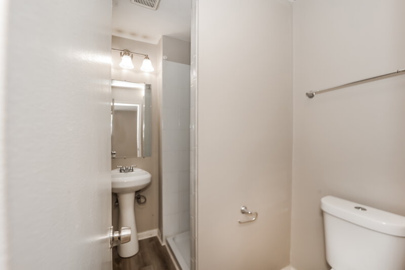 1,600/Mo, 7032 Ray St Riverdale, GA 30274 Bathroom View