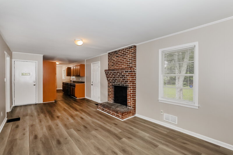 1,980/Mo, 7487 Grayson Dr Riverdale, GA 30296 Family Room View 2