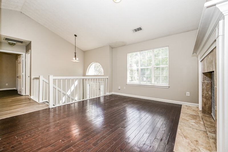 2,610/Mo, 7105 E Village Ct Riverdale, GA 30296 Living Room View 2