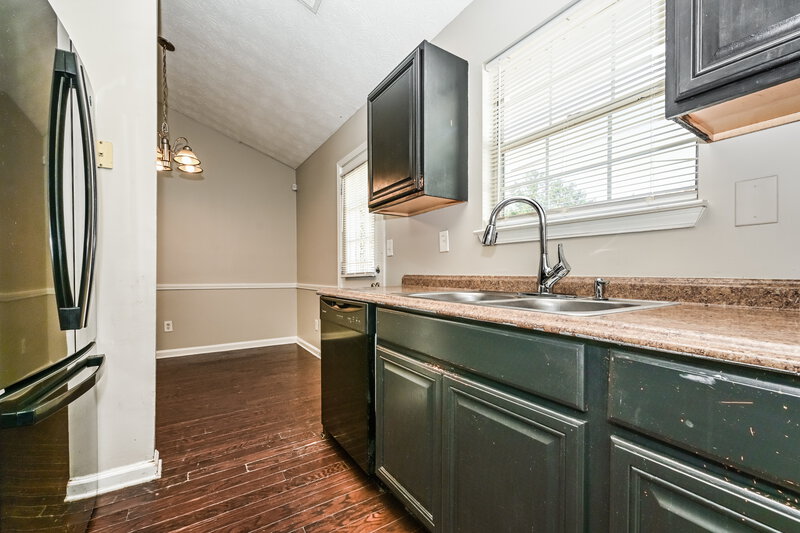 2,610/Mo, 7105 E Village Ct Riverdale, GA 30296 Kitchen View 2