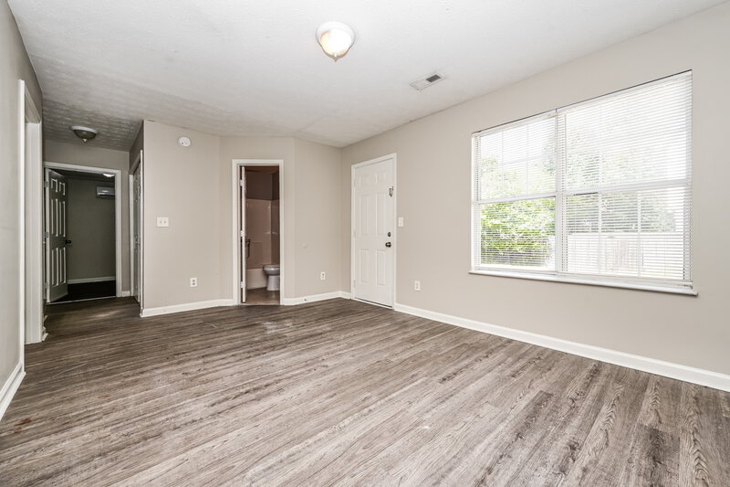 2,610/Mo, 7105 E Village Ct Riverdale, GA 30296 Den View