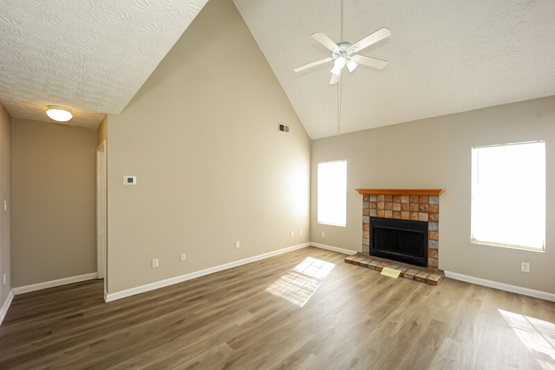 1,840/Mo, 7883 W Shore Ct Riverdale, GA 30296 Living Room View