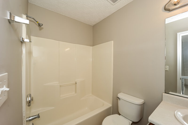 1,840/Mo, 7883 W Shore Ct Riverdale, GA 30296 Bathroom View
