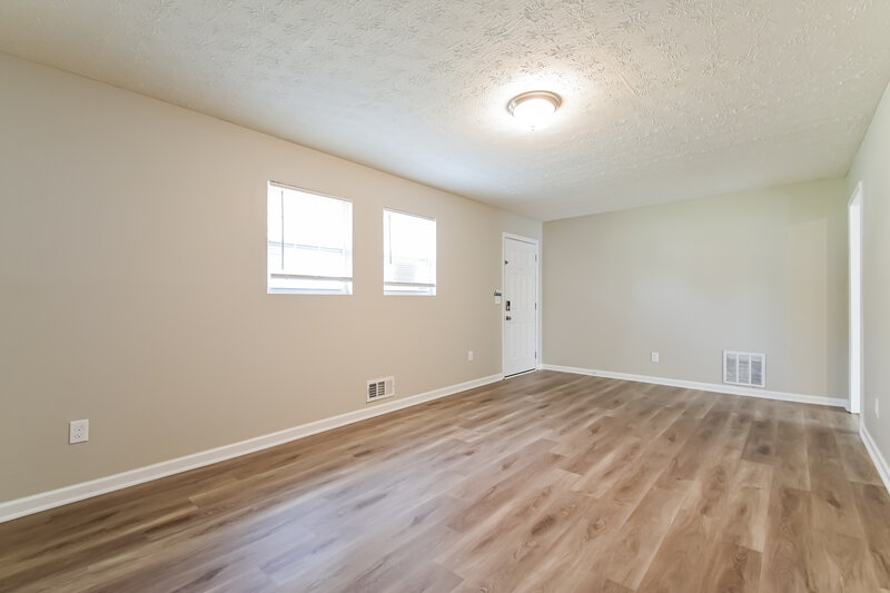 1,635/Mo, 9184 Homewood Dr Riverdale, GA 30274 Living Room View 2