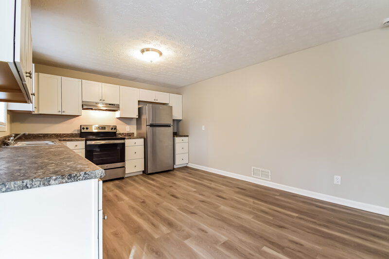 1,635/Mo, 9184 Homewood Dr Riverdale, GA 30274 Kitchen View