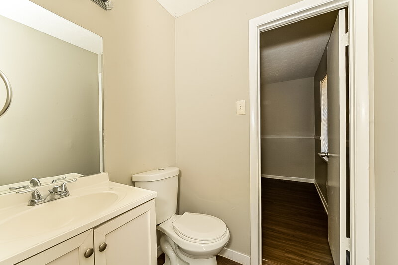 1,635/Mo, 9184 Homewood Dr Riverdale, GA 30274 Bathroom View 2