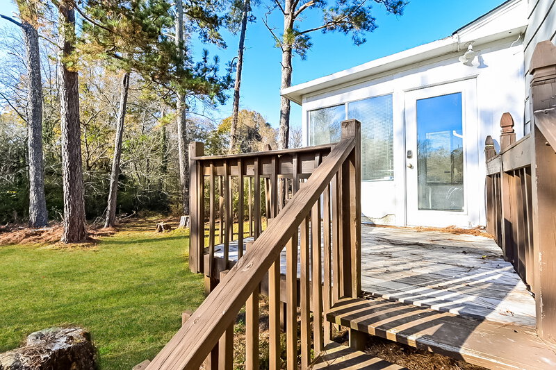 1,635/Mo, 9184 Homewood Dr Riverdale, GA 30274 Deck View