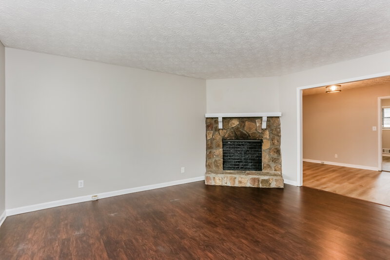 1,580/Mo, 1535 Springwood Dr SE Unit B Smyrna, GA 30080 Living Room View