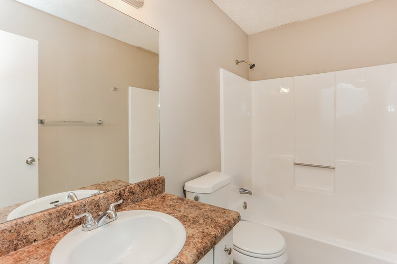 1,580/Mo, 1535 Springwood Dr SE Unit B Smyrna, GA 30080 Bathroom View
