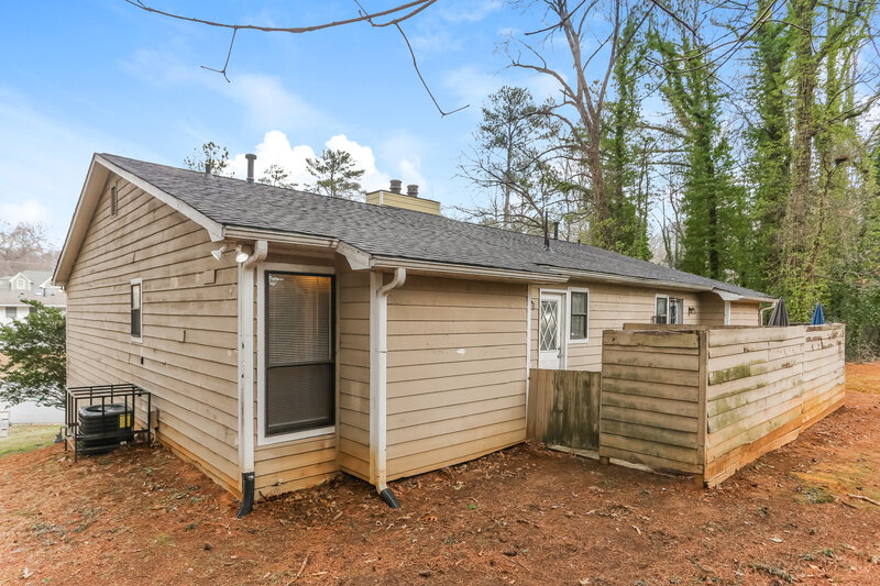 1,580/Mo, 1535 Springwood Dr SE Unit B Smyrna, GA 30080 Rear View