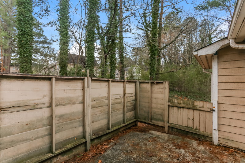 1,580/Mo, 1535 Springwood Dr SE Unit B Smyrna, GA 30080 Backyard View