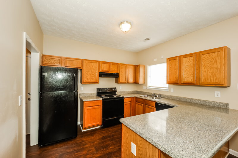 2,200/Mo, 8639 Glendevon Ct Riverdale, GA 30274 Kitchen View