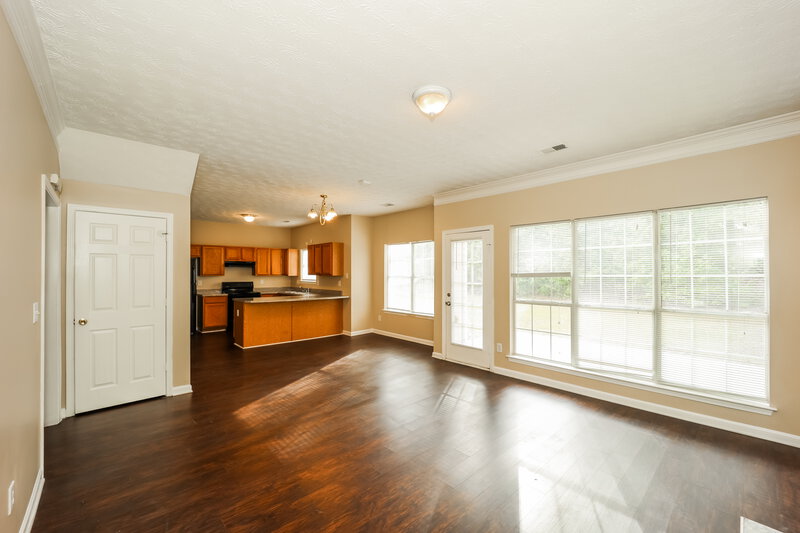 2,200/Mo, 8639 Glendevon Ct Riverdale, GA 30274 Family Room View 2