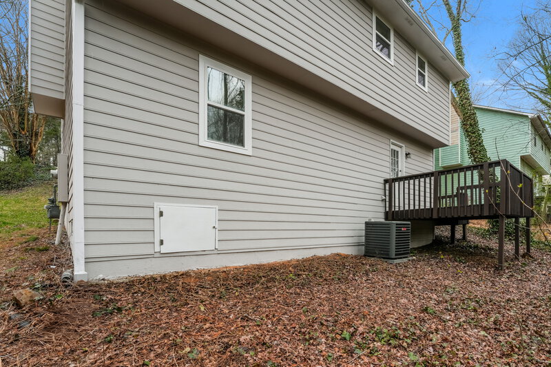 1,850/Mo, 2704 Laurel View Dr Snellville, GA 30039 Rear View