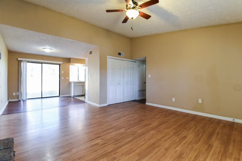 1,575/Mo, 113 Adrian Dr Stockbridge, GA 30281 Living Room View 3