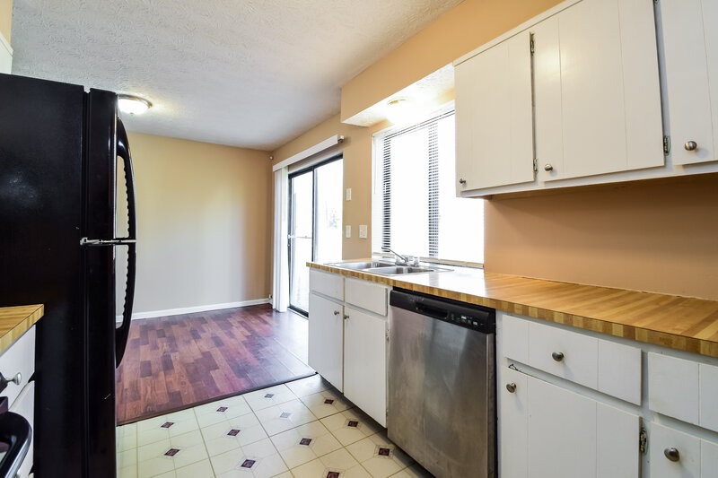 1,575/Mo, 113 Adrian Dr Stockbridge, GA 30281 Kitchen View